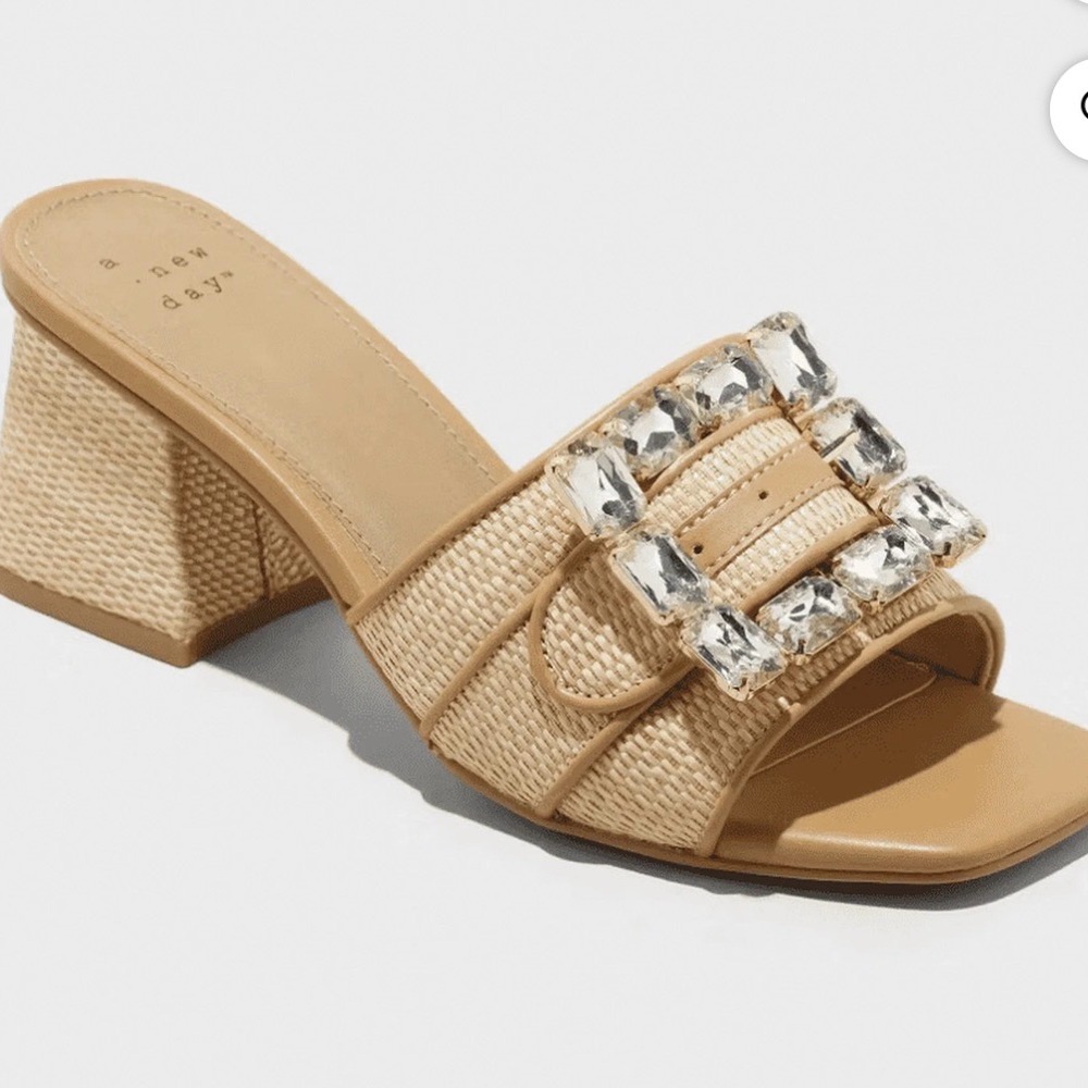 A New Day  Women's Beige Kathleen Raffia Buckle Block Heels 8.5